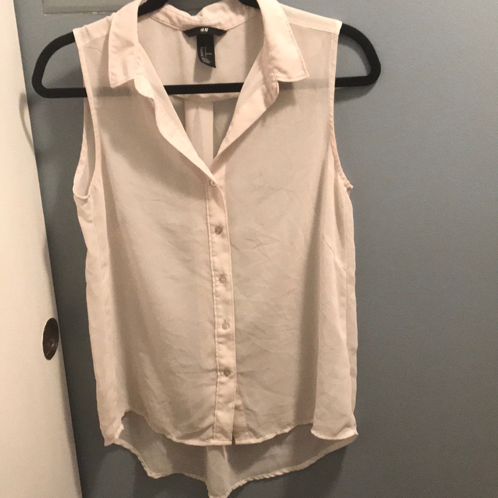 Sleeveless blouse